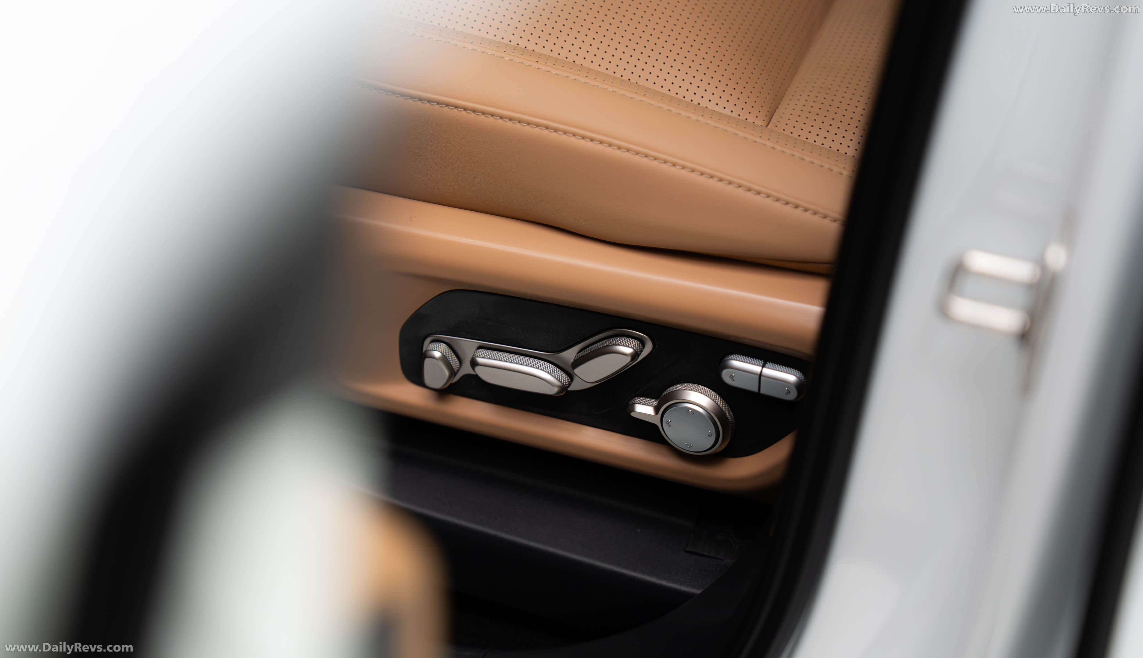 2027 Xpeng Motors G9L Interior